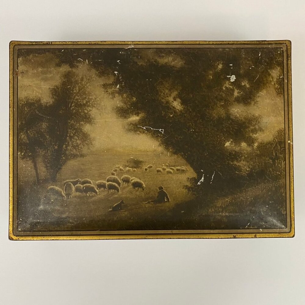 Vtg Vintage Uneeda NBC National Biscuit Company Hinged Box Farm Pasture Sheep